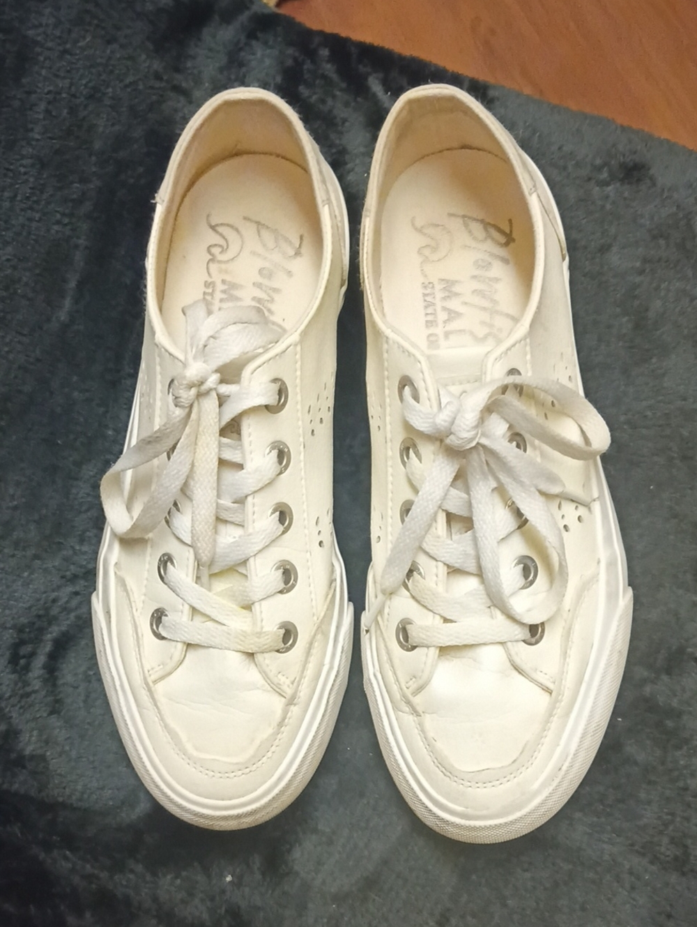 Blowfish Cream Lace-Up Women's Sneakers Size 9